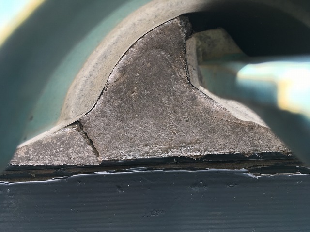 経年劣化した雀口の漆喰